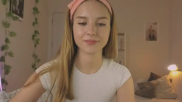 Snapshot of Vegas_V chatting on 09.26.25 Vegas V online show from 09.26.25