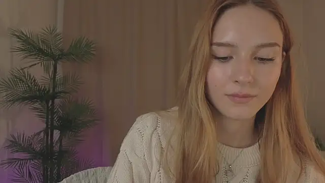 Snapshot of Vegas_V chatting on 10.07.25 Vegas V online show from 10.07.25