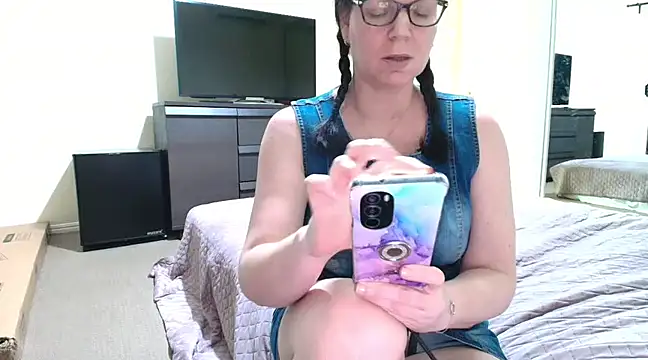 Snapshot of aussiepeaches chatting on 02.27.25 aussiepeaches online show from 02.27.25