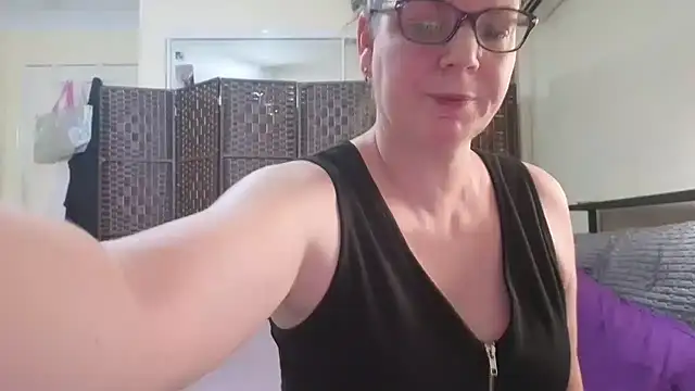 aussiepeaches online show from 02.05.26