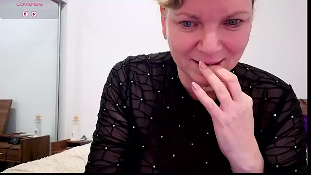 Snapshot of aussiepeaches chatting on 07.01.26 aussiepeaches online show from 07.01.26