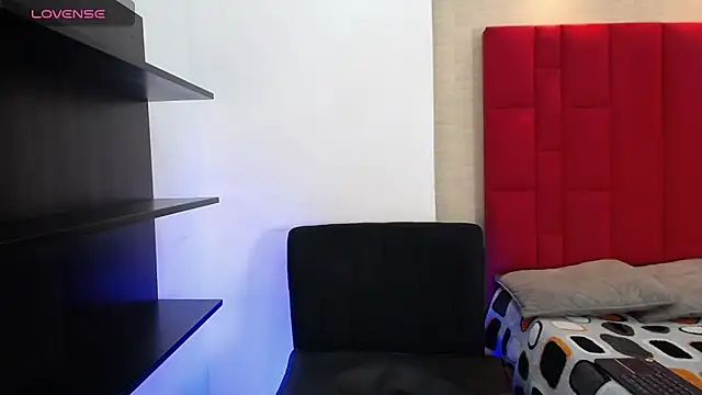 Snapshot of Cady_Hot chatting on 10.24.25 Cady Hot online show from 10.24.25