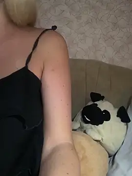 Snapshot of Nikihot__ chatting on 09.15.25 Nikihot online show from 09.15.25