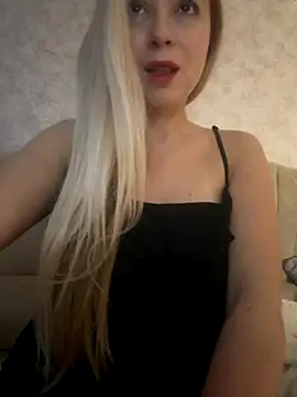 Snapshot of Nikihot__ chatting on 10.15.25 Nikihot online show from 10.15.25