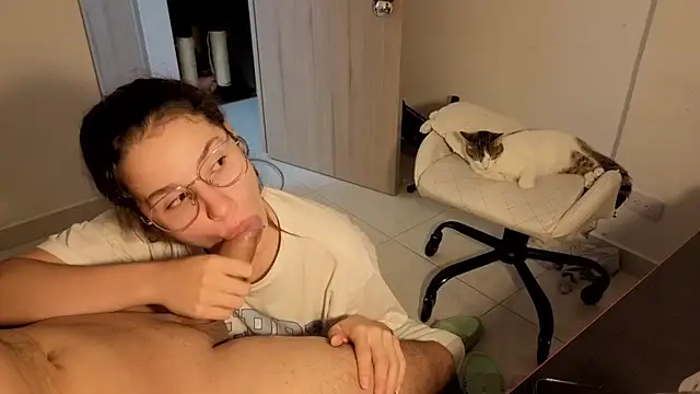 Snapshot of 0ne_0f_0ne chatting on 12.02.25 0ne 0f 0ne online show from 12.02.25