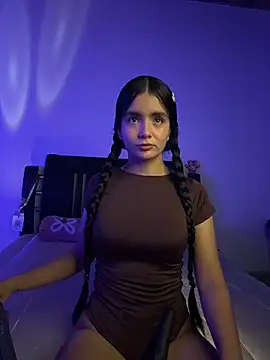 Snapshot of Ashley_and_Zoe chatting on 11.20.25 Ashley and Zoe online show from 11.20.25