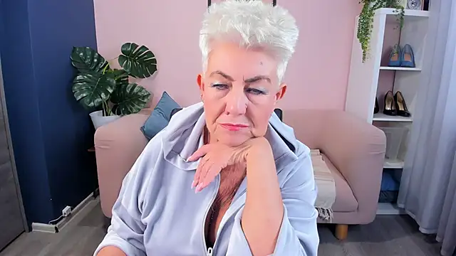 HotandMature online show from 09.29.25