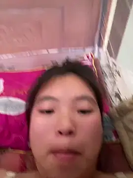 Snapshot of viluna chatting on 11.29.25 viluna online show from 11.29.25