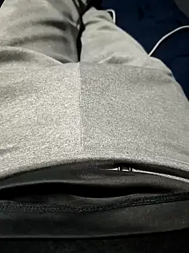 Snapshot of Aaia93 chatting on 11.08.25 Aaia93 online show from 11.08.25