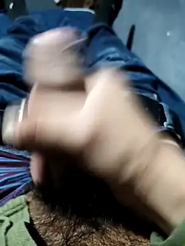 Snapshot of Aaia93 chatting on 11.10.25 Aaia93 online show from 11.10.25