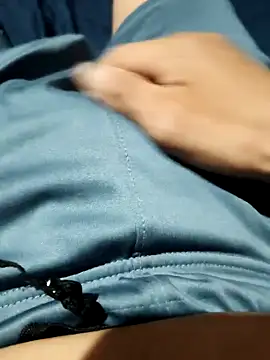 Snapshot of Aaia93 chatting on 11.20.25 Aaia93 online show from 11.20.25