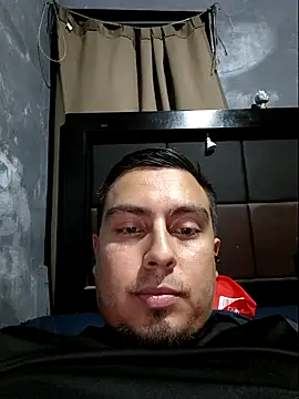 Snapshot of Aaia93 chatting on 11.29.25 Aaia93 online show from 11.29.25