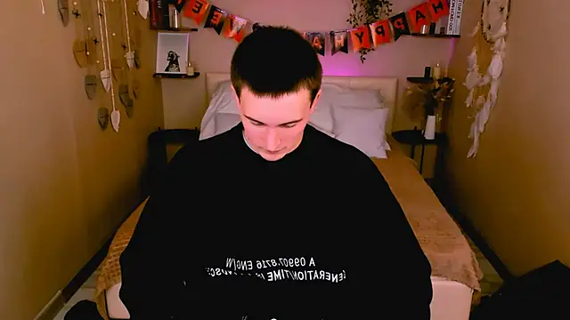 Snapshot of David__Diamond chatting on 10.26.25 David Diamond online show from 10.26.25