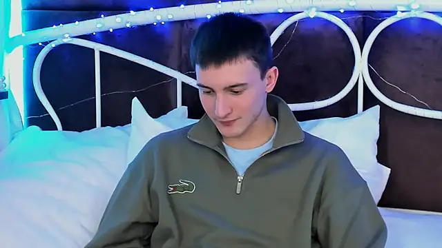 Snapshot of David__Diamond chatting on 12.02.25 David Diamond online show from 12.02.25