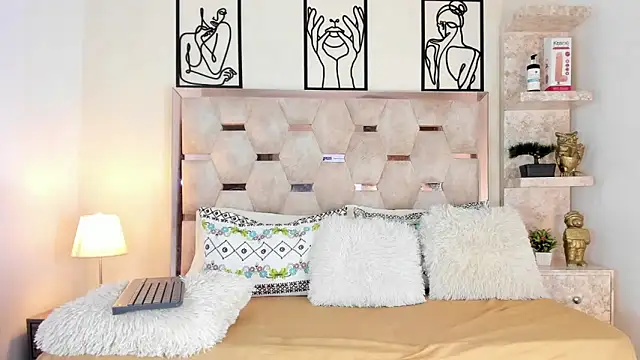 Snapshot of Isabell_Villa chatting on 09.22.25 Isabell Villa online show from 09.22.25