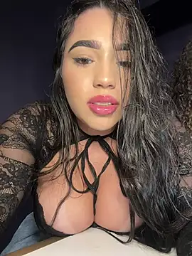 Snapshot of SofiaWildee chatting on 06.18.26 SofiaWildee online show from 06.18.26