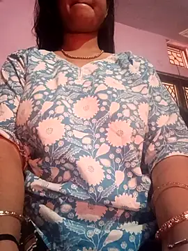 Snapshot of priya-kumari22 chatting on 12.18.25 priya-kumari22 online show from 12.18.25