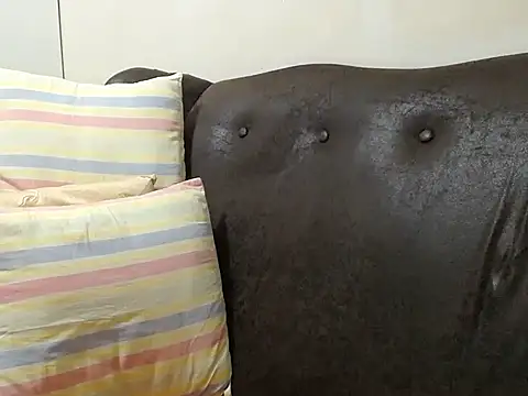 bustylaura4u online show from 10.21.25