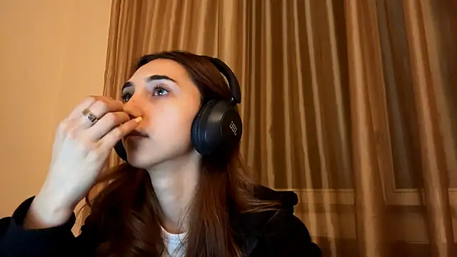 LinaMour online show from 09.14.25