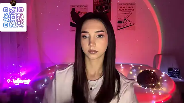 LinaMour online show from 04.10.26