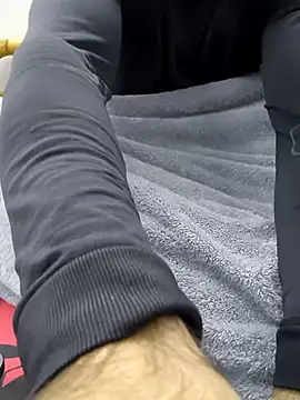 yazinyazin1 online show from 11.24.25