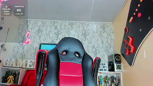 Candy Walker  online show from 10.13.25