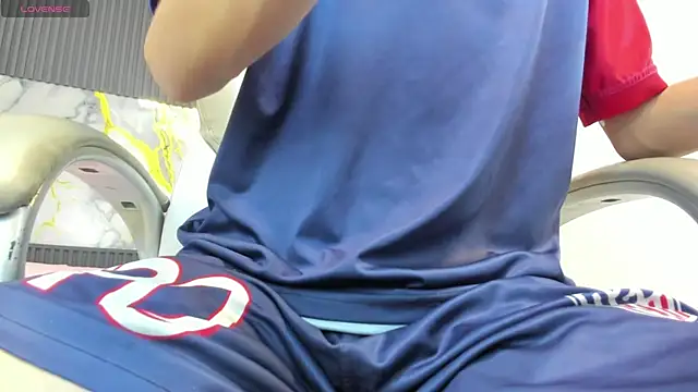 SantiagoRusso18 online show from 11.05.25