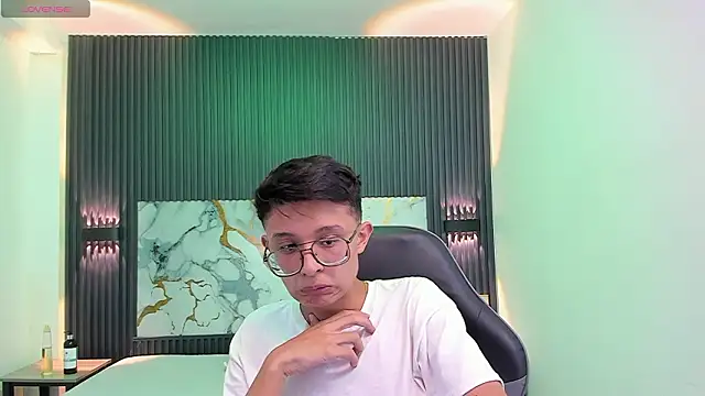 SantiagoRusso18 online show from 02.03.26