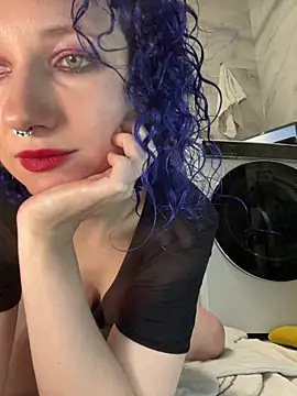 Kitty Kisss online show from 11.18.25