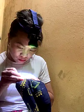 tuyetnhi-00 online show from 09.09.25