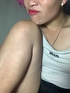 tuyetnhi-00 online show from 10.08.25