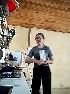 tuyetnhi-00 online show from 10.12.25