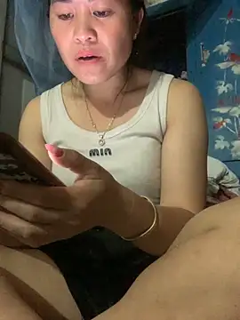 tuyetnhi-00 online show from 10.31.25