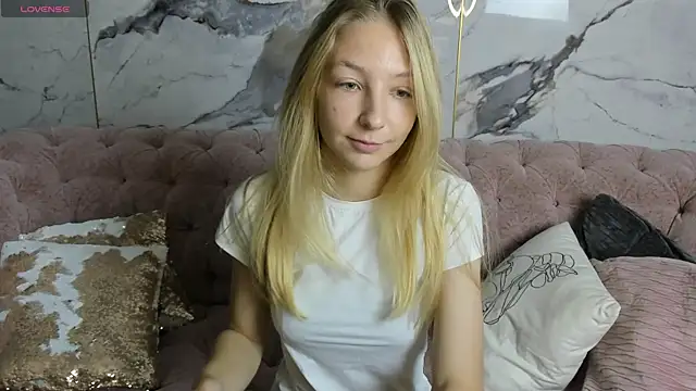 Snapshot of Virgin_Mind chatting on 09.14.25 Virgin Mind online show from 09.14.25