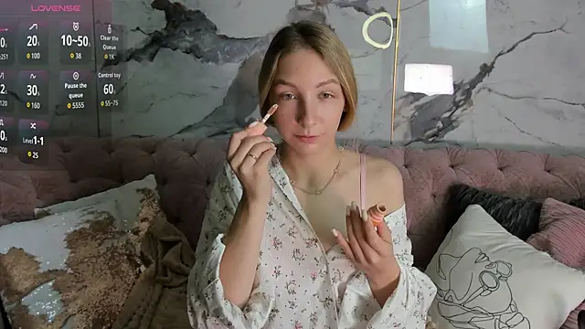 Snapshot of Virgin_Mind chatting on 09.27.25 Virgin Mind online show from 09.27.25