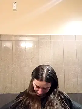 Snapshot of freakylittlebitch69 chatting on 09.20.25 freakylittlebitch69 online show from 09.20.25