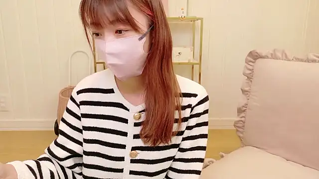 Snapshot of SUZU_1201 chatting on 09.19.25 SUZU 1201 online show from 09.19.25