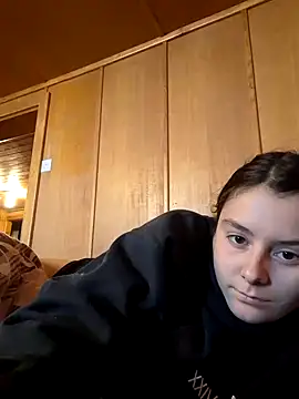 Snapshot of YoungLiisaxx chatting on 09.16.25 YoungLiisaxx online show from 09.16.25