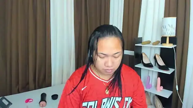 TsUncutKaren online show from 09.18.25