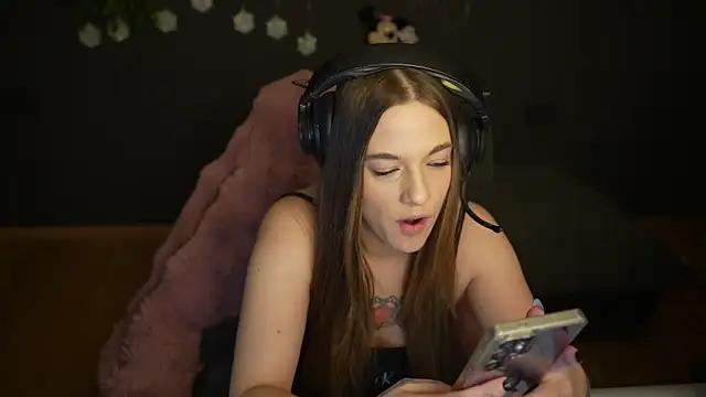 Luna Lynn online show from 01.06.26