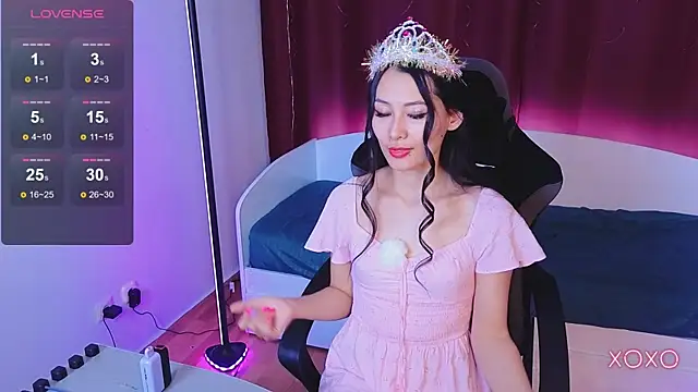 Snapshot of Milly__Foxy chatting on 11.20.25 Milly Foxy online show from 11.20.25