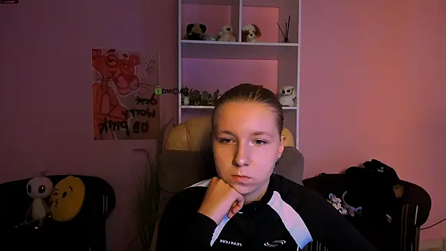 Snapshot of gloria_bubble chatting on 09.10.25 gloria bubble online show from 09.10.25