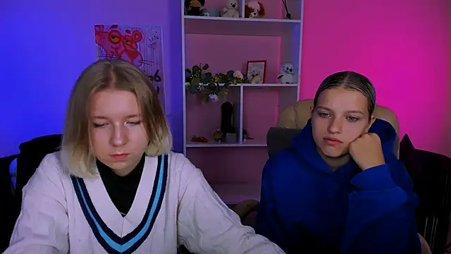 Snapshot of gloria_bubble chatting on 09.22.25 gloria bubble online show from 09.22.25