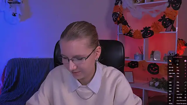 Snapshot of gloria_bubble chatting on 11.01.25 gloria bubble online show from 11.01.25