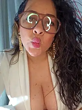 Snapshot of Nicoleefaith_ chatting on 11.28.25 Nicoleefaith online show from 11.28.25