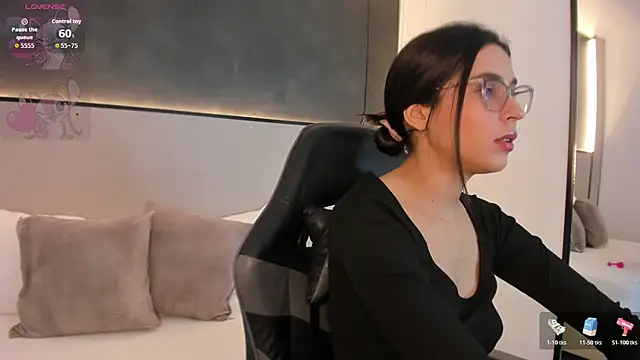 desireee  online show from 12.05.25