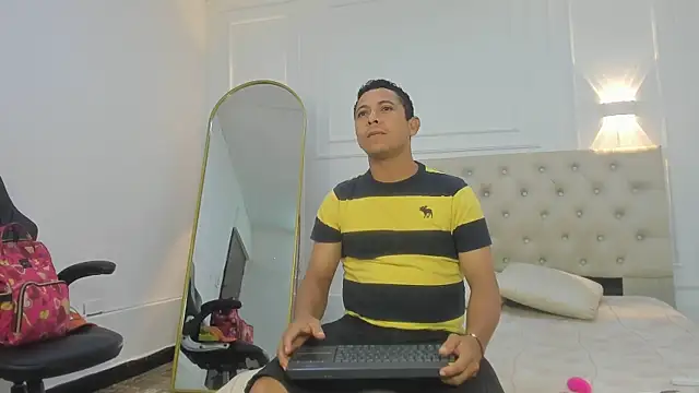 Snapshot of charlotte_dante212 chatting on 02.09.26 charlotte dante212 online show from 02.09.26