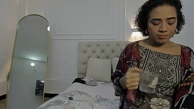 Snapshot of charlotte_dante212 chatting on 02.11.26 charlotte dante212 online show from 02.11.26