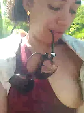 Snapshot of charlotte_dante212 chatting on 05.31.26 charlotte dante212 online show from 05.31.26