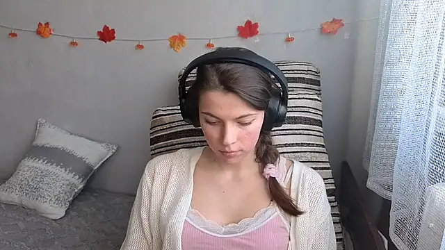 CutieAnny online show from 10.30.25